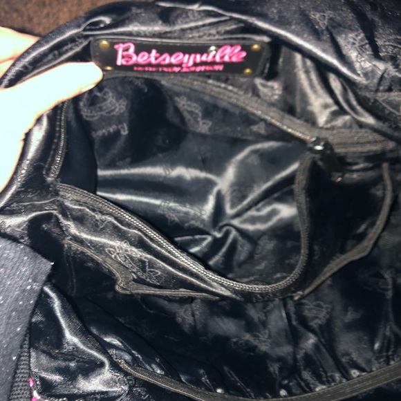 Large Betsey Johnson leopard messenger bag - Picture 3 of 8